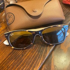 New wayfarer RAYBAN sunglasses